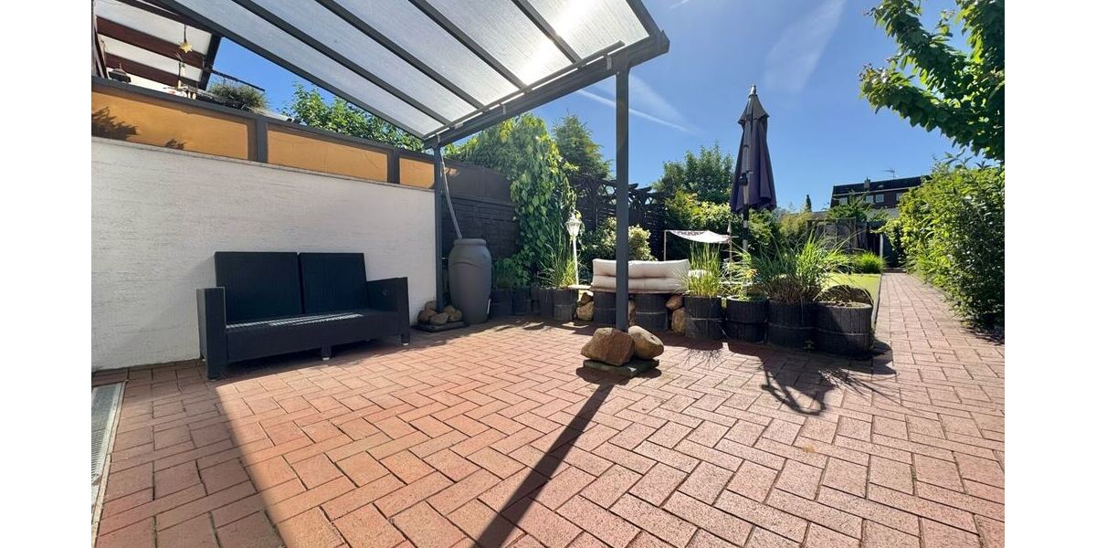 ... Zugang zur sonnigen Terrasse (EG).