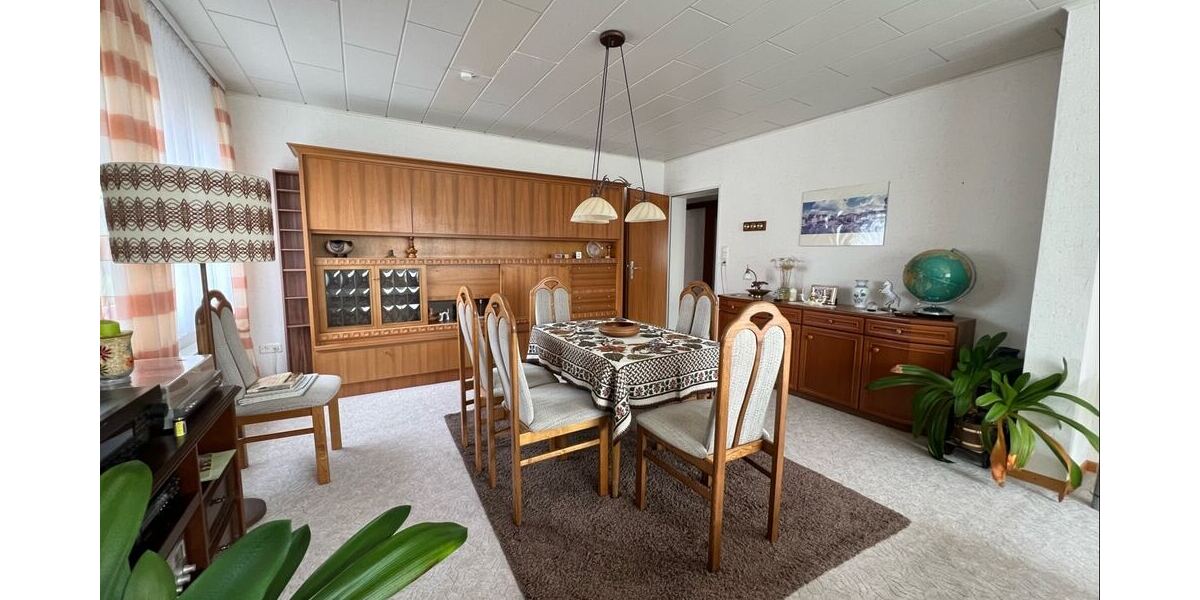 ... Esszimmer mit Zugang ...