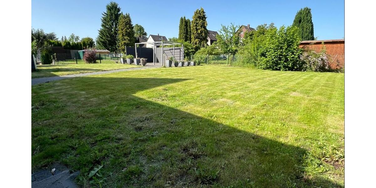 großer Garten mit ...