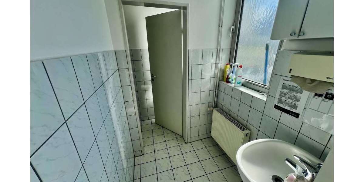 mit KI verändert - Sanitärbereich (Ausschnitt)