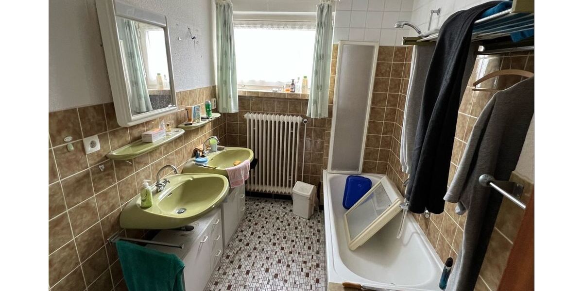 Bad mit Wanne OG