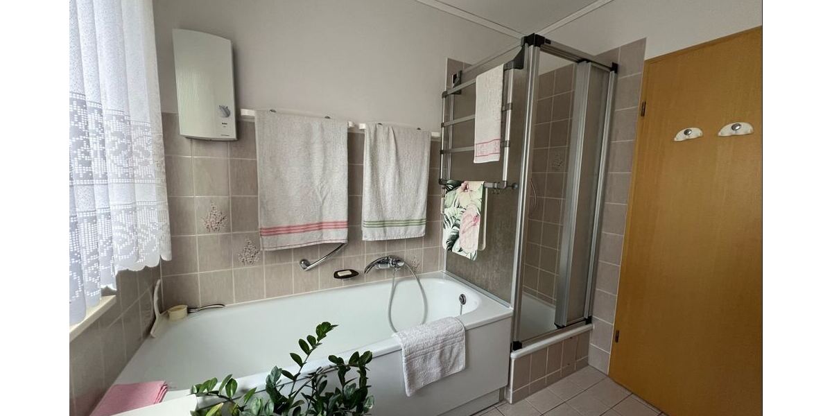 ... Wanne und Dusche