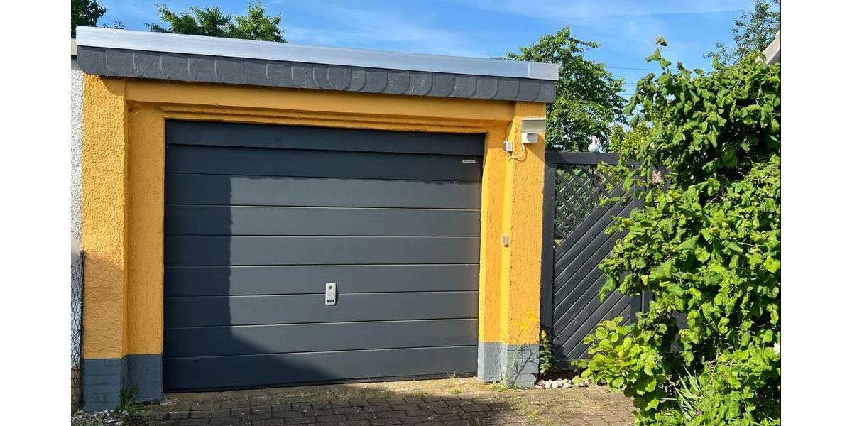 Garage Nr. 1 (mit erneuertem Dach)